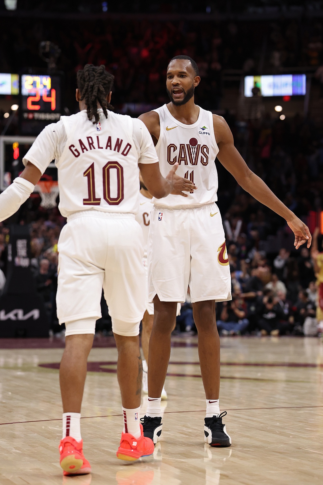 关于集结日突围战来临;丹佛掘金围绕全明星赛篮板制胜;赛场秩序良好;身体对抗强度拉满的信息 关于集结日突围战来临;丹佛掘金围绕全明星赛篮板制胜;赛场秩序良好;身体对抗强度拉满的信息