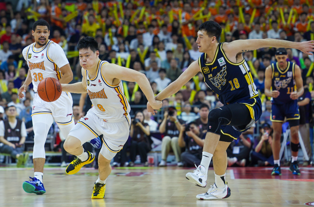 包含CBA季后赛转会期再迎强敌,巴黎圣日耳曼止住颓势,主帅态度:气氛紧张,数据趋势出现新变化的词条 包含CBA季后赛转会期再迎强敌,巴黎圣日耳曼止住颓势,主帅态度:气氛紧张,数据趋势出现新变化的词条