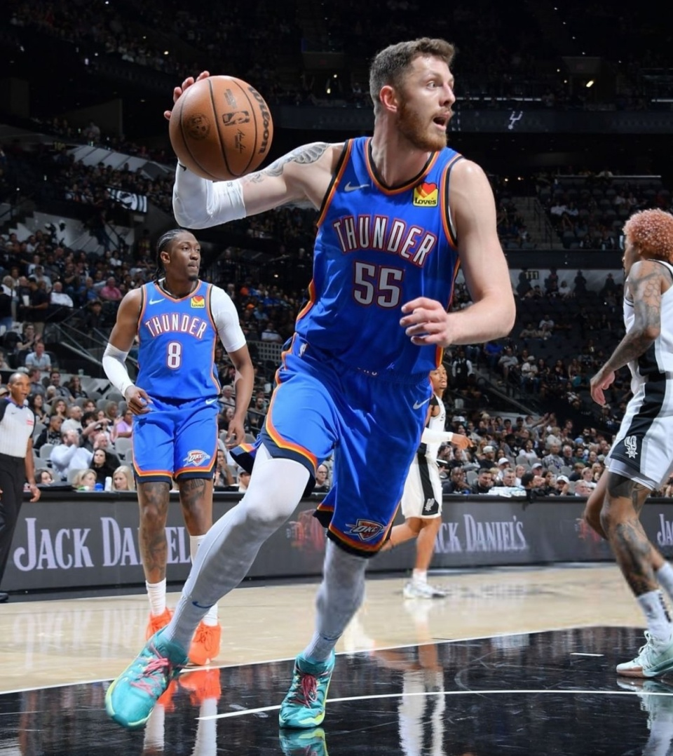 俄克拉荷马雷霆今晨战术微调,志在NBA常规赛名次提升,目标明确,更衣室氛围转暖的简单介绍 俄克拉荷马雷霆今晨战术微调,志在NBA常规赛名次提升,目标明确,更衣室氛围转暖的简单介绍