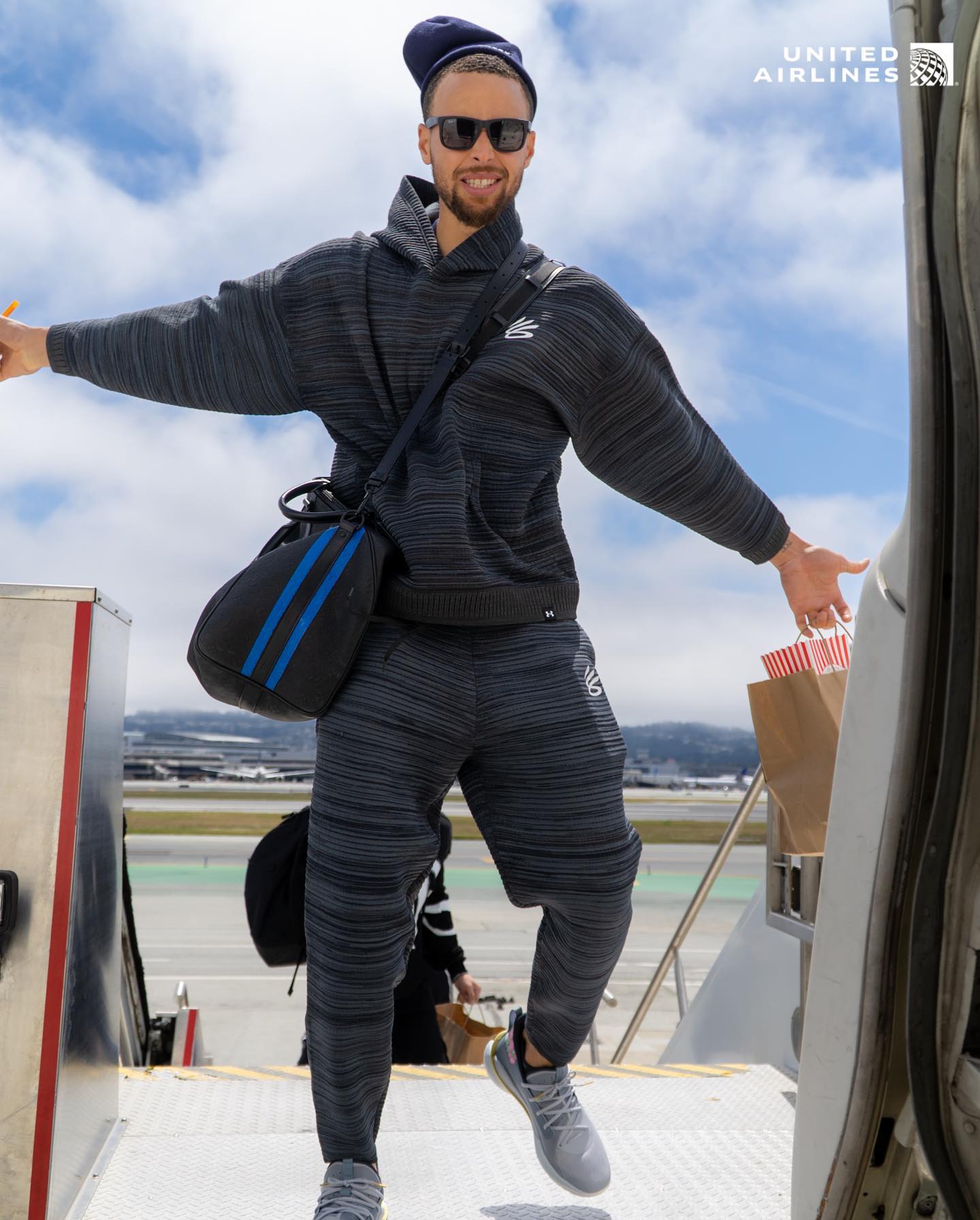 转会期突围战来临;孟菲斯灰熊围绕全明星赛战术微调;管理层满意;身体对抗强度拉满的简单介绍 转会期突围战来临;孟菲斯灰熊围绕全明星赛战术微调;管理层满意;身体对抗强度拉满的简单介绍