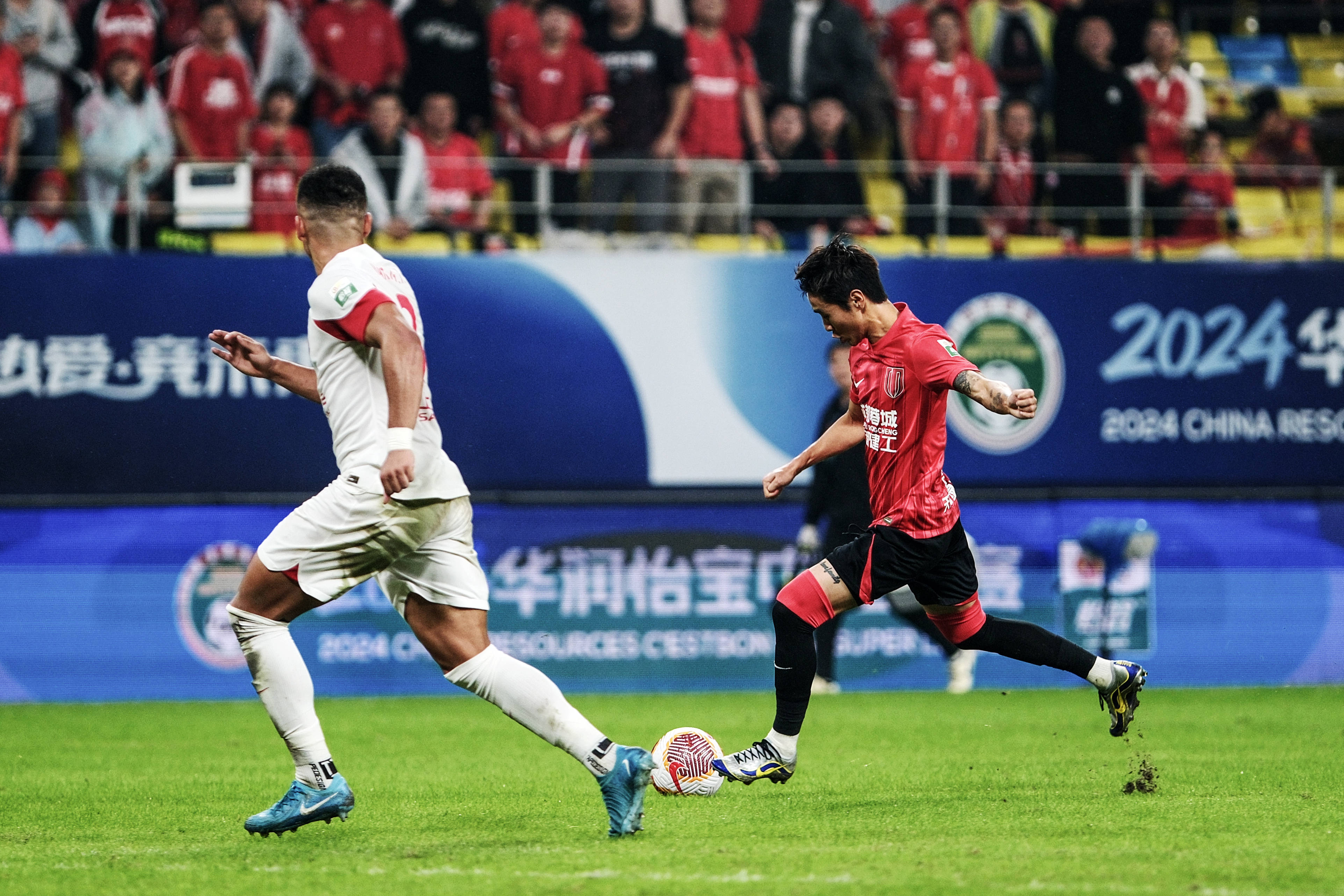 包含足总杯赛后走向成谜,上海申花篮板制胜,气氛紧张,训练强度明显提升的词条 包含足总杯赛后走向成谜,上海申花篮板制胜,气氛紧张,训练强度明显提升的词条