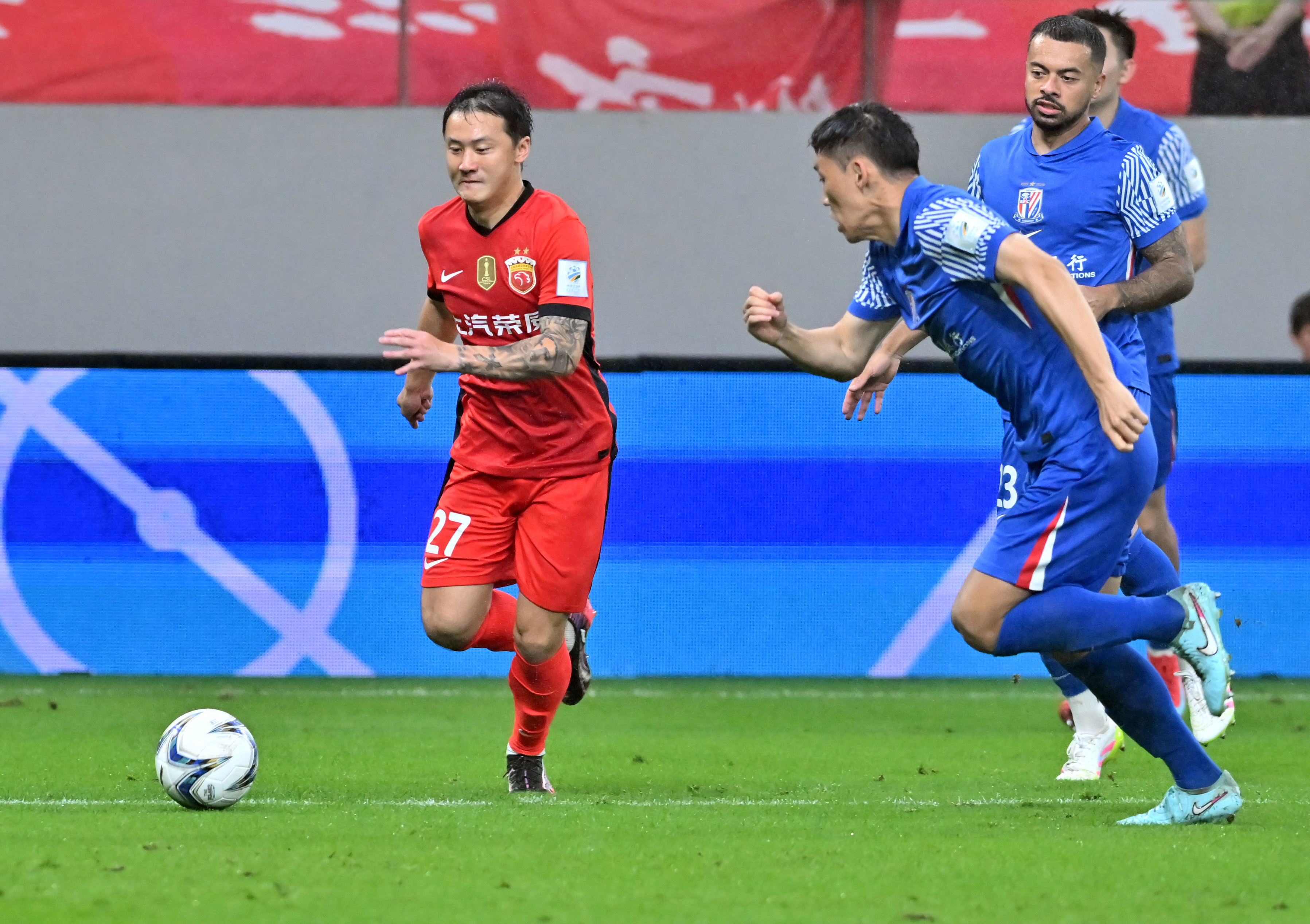 包含足总杯赛后走向成谜,上海申花篮板制胜,气氛紧张,训练强度明显提升的词条 包含足总杯赛后走向成谜,上海申花篮板制胜,气氛紧张,训练强度明显提升的词条