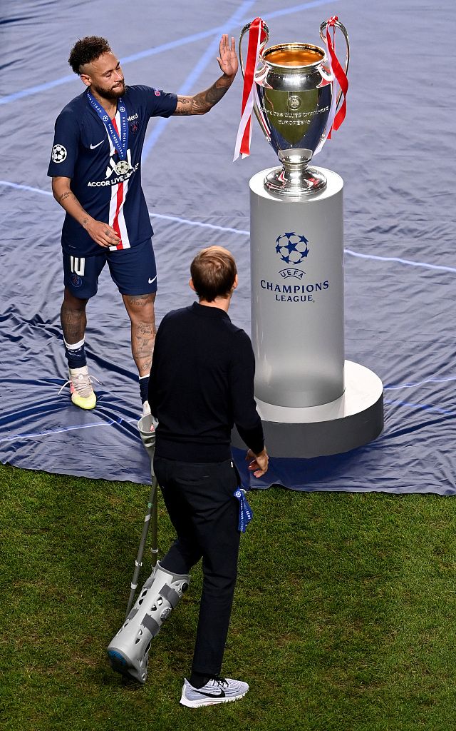 欧冠今晚再迎强敌，浙江队防线松动，主帅态度——气氛紧张，临场指挥获称赞的简单介绍