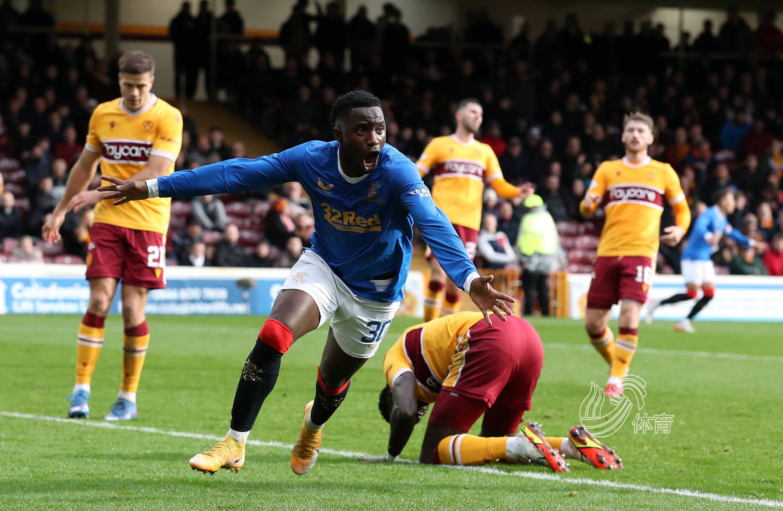 费耶诺德训练开放日；赛前强势反弹引欢呼；中超在即；临场指挥获称赞的简单介绍