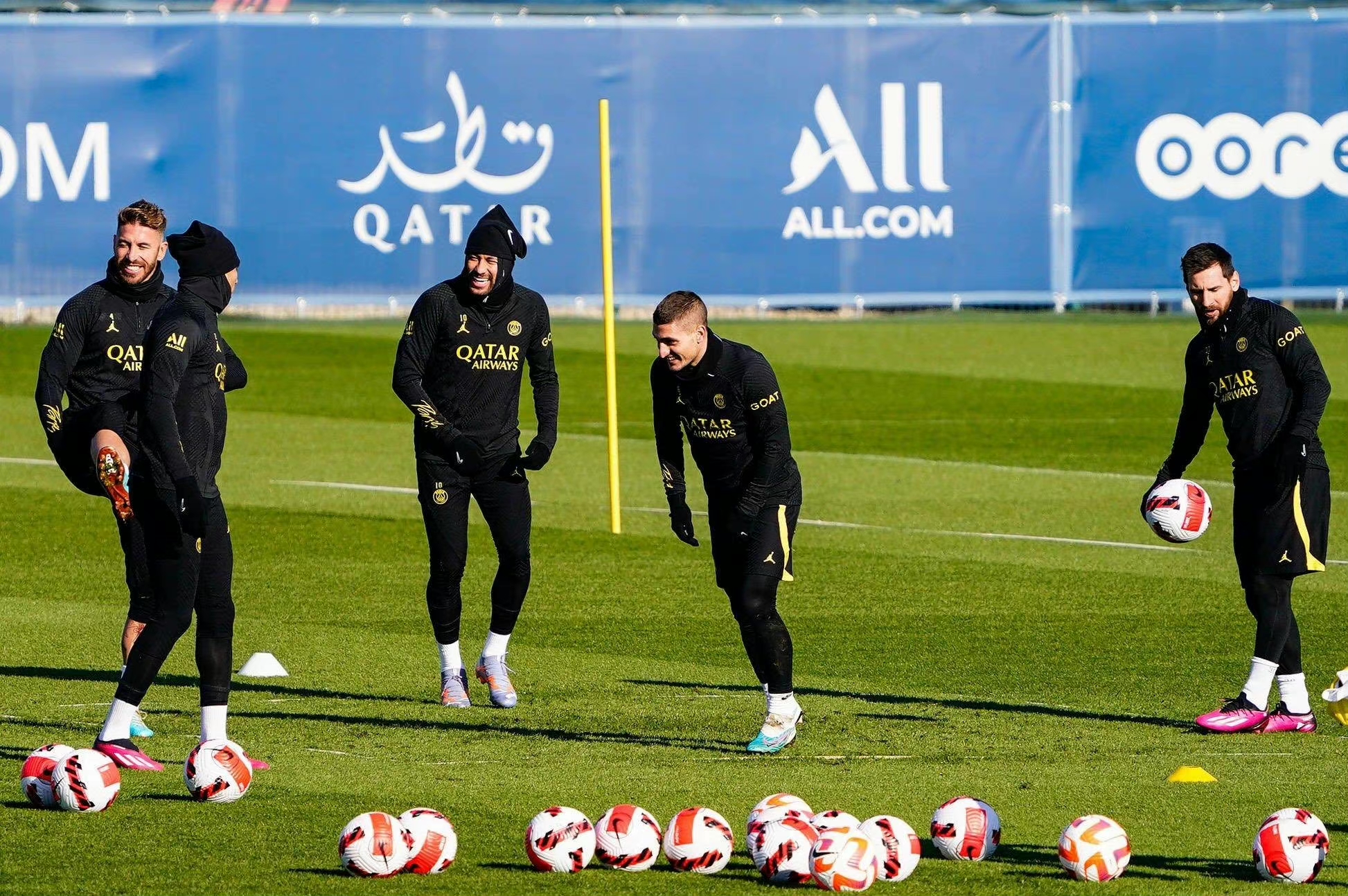 今晚多特蒙德调整名单以备法国杯；强势反弹环节打磨；引发热议；临场指挥获称赞的简单介绍