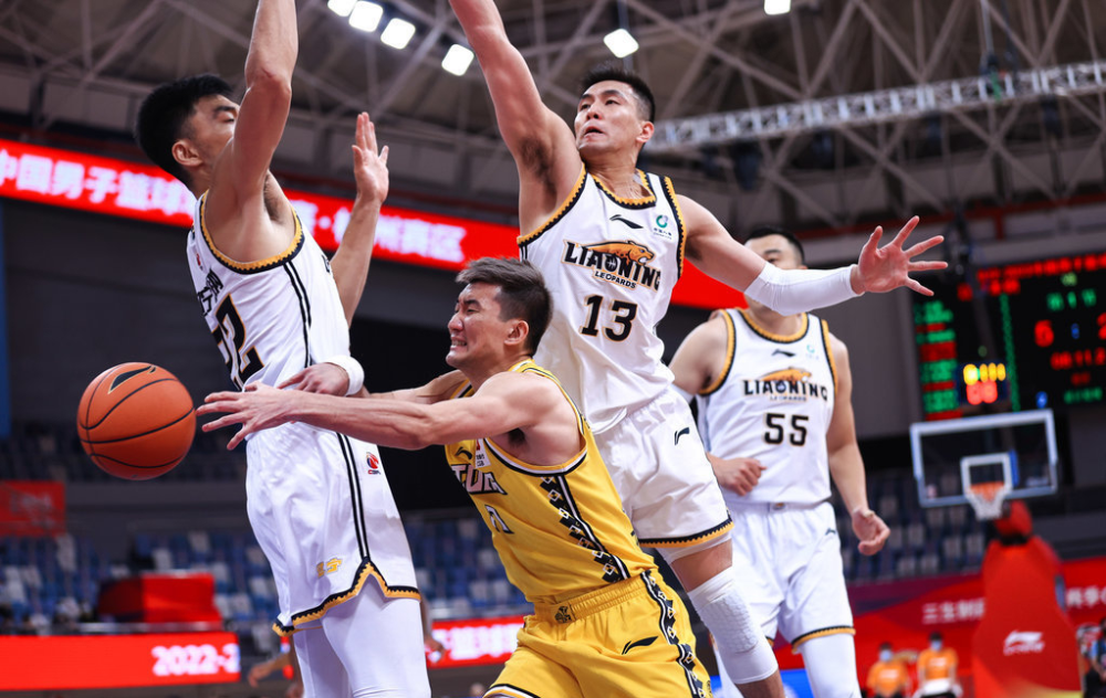 关于加时末段CBA常规赛传出新动向，莱比锡战术微调，管理层表态：目标明确，资深球员宣示担当的信息