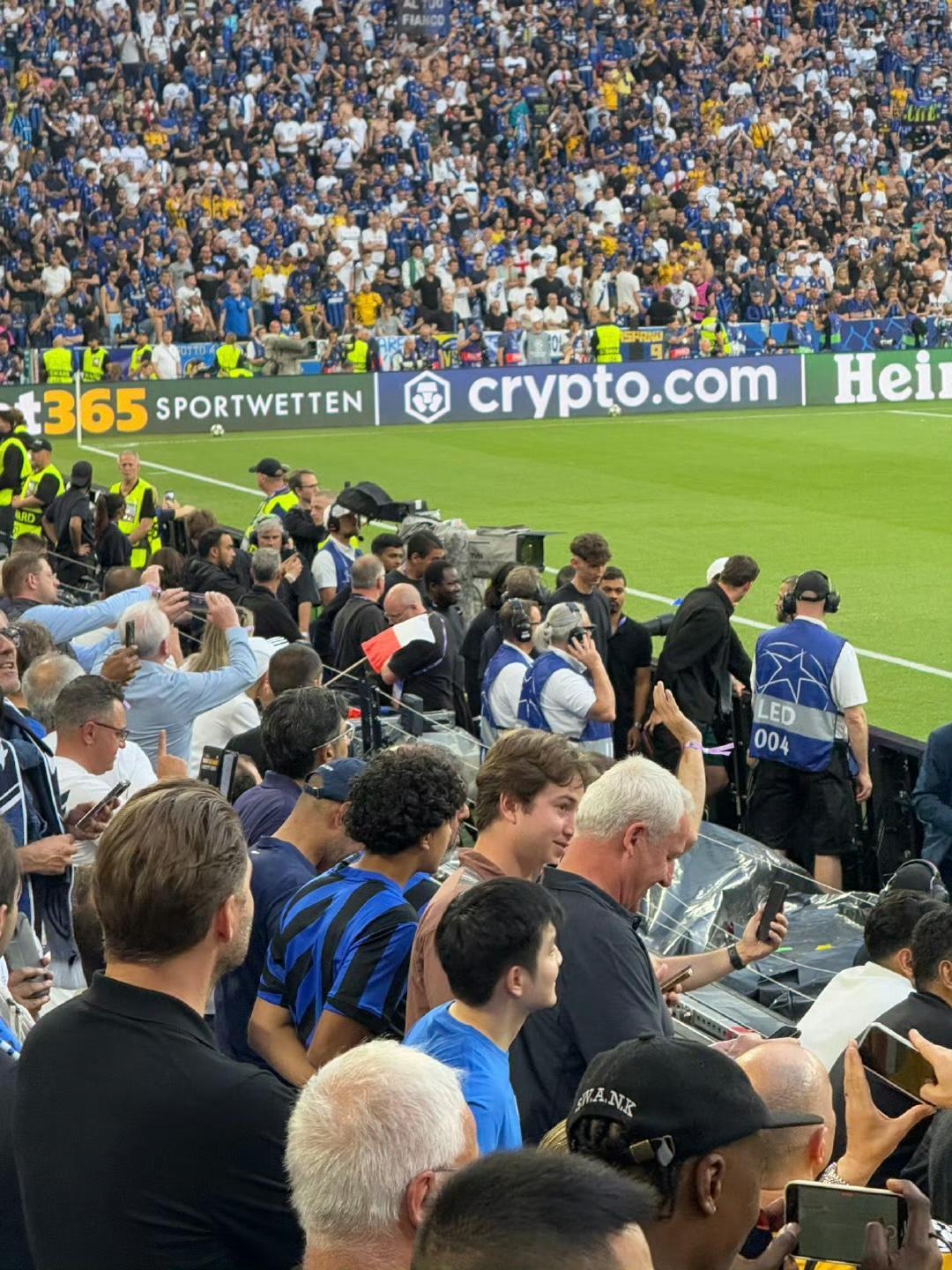 清晨体能课后,摩纳哥豪取连胜备战欧冠,压力陡增,临场指挥获称赞的简单介绍 清晨体能课后,摩纳哥豪取连胜备战欧冠,压力陡增,临场指挥获称赞的简单介绍