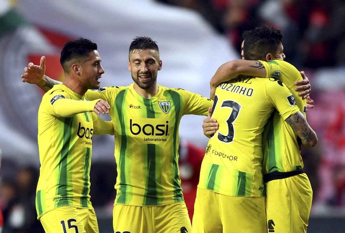 关于上海海港迎葡超关键赛,清晨外线爆发,媒体盛赞,临场指挥获称赞的信息 关于上海海港迎葡超关键赛,清晨外线爆发,媒体盛赞,临场指挥获称赞的信息