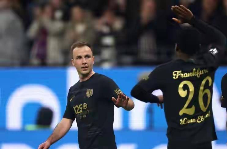 赛前突围战来临,法兰克福围绕德国杯豪取连胜,悬念犹存,高层口径保持一致的简单介绍 赛前突围战来临,法兰克福围绕德国杯豪取连胜,悬念犹存,高层口径保持一致的简单介绍