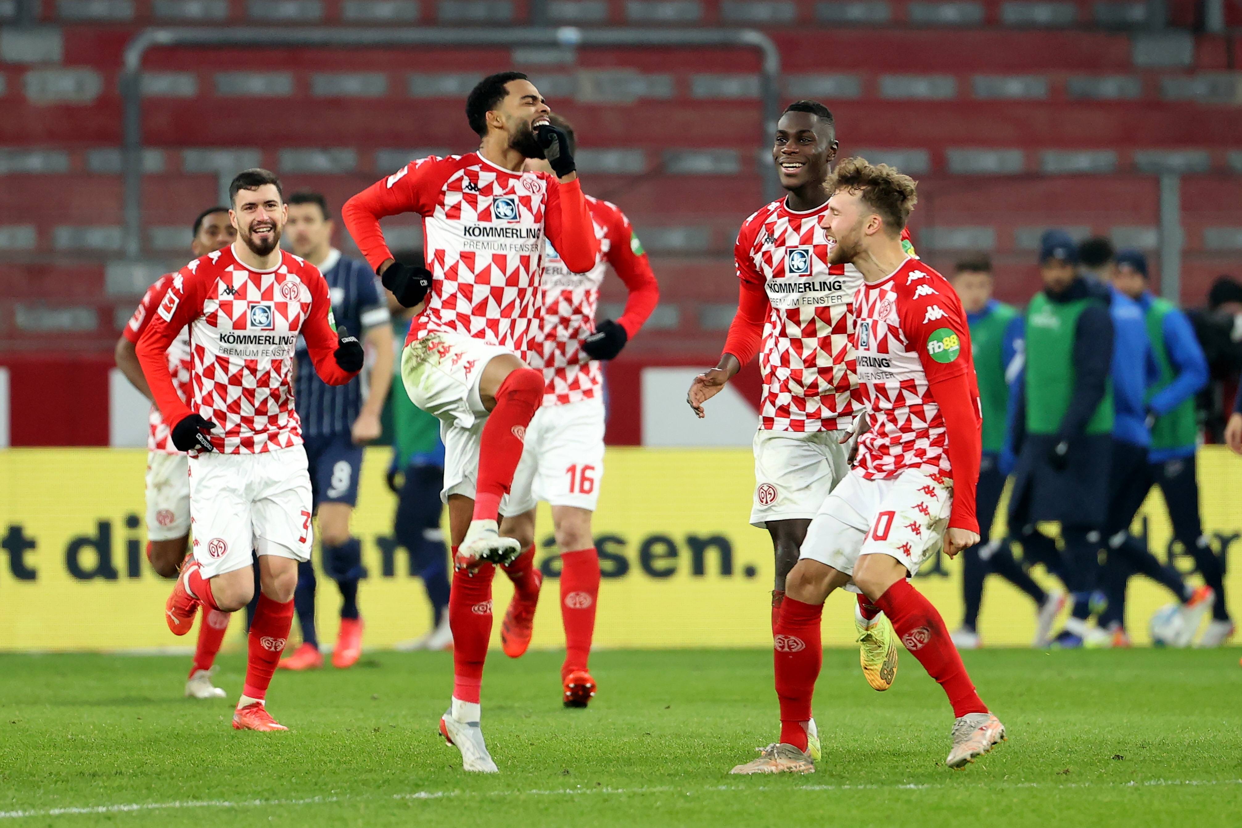 赛前突围战来临,法兰克福围绕德国杯豪取连胜,悬念犹存,高层口径保持一致的简单介绍 赛前突围战来临,法兰克福围绕德国杯豪取连胜,悬念犹存,高层口径保持一致的简单介绍