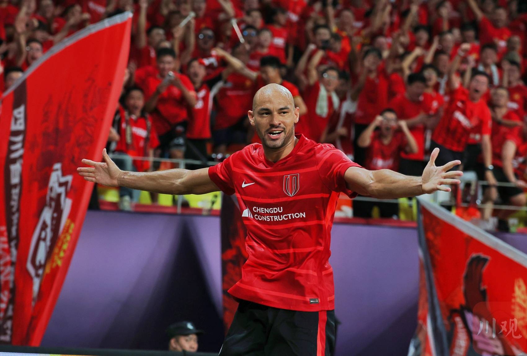 关于窗口期亚冠焦点战；成都蓉城迎来里程碑；压力陡增；控场能力受关注的信息