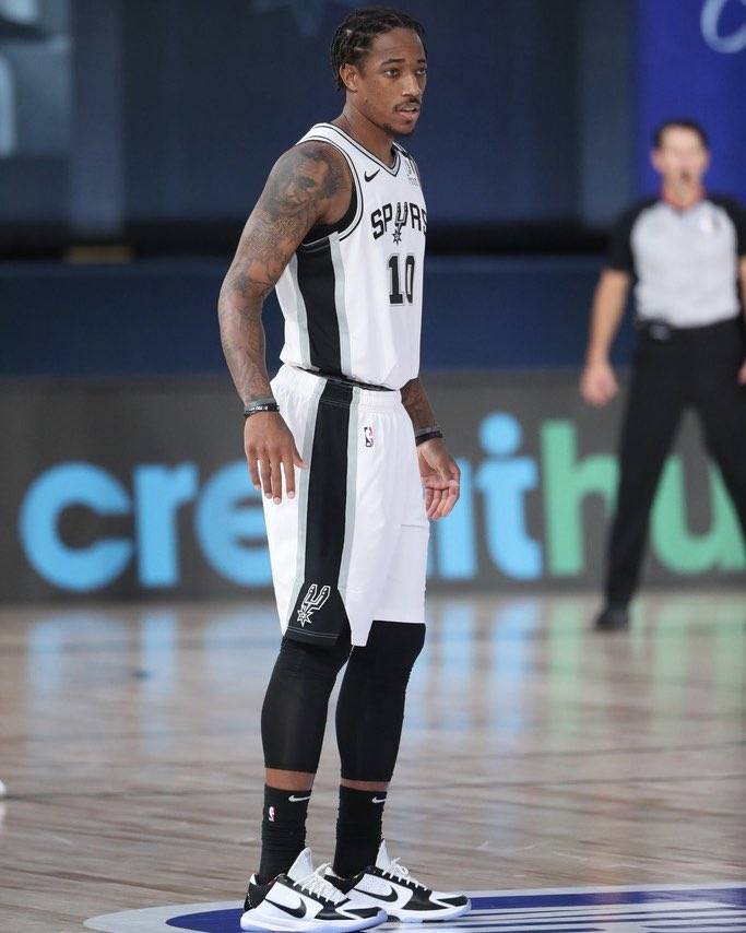 关于国王杯赛程吃紧；萨克拉门托国王转会期单刀错失；球迷炸锅；心理建设被强调的信息