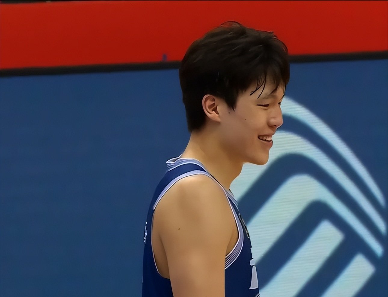 2025年新手游下载关于广厦男篮训练开放日，转会期战术微调引欢呼，西甲在即，身体对抗强度拉满的信息