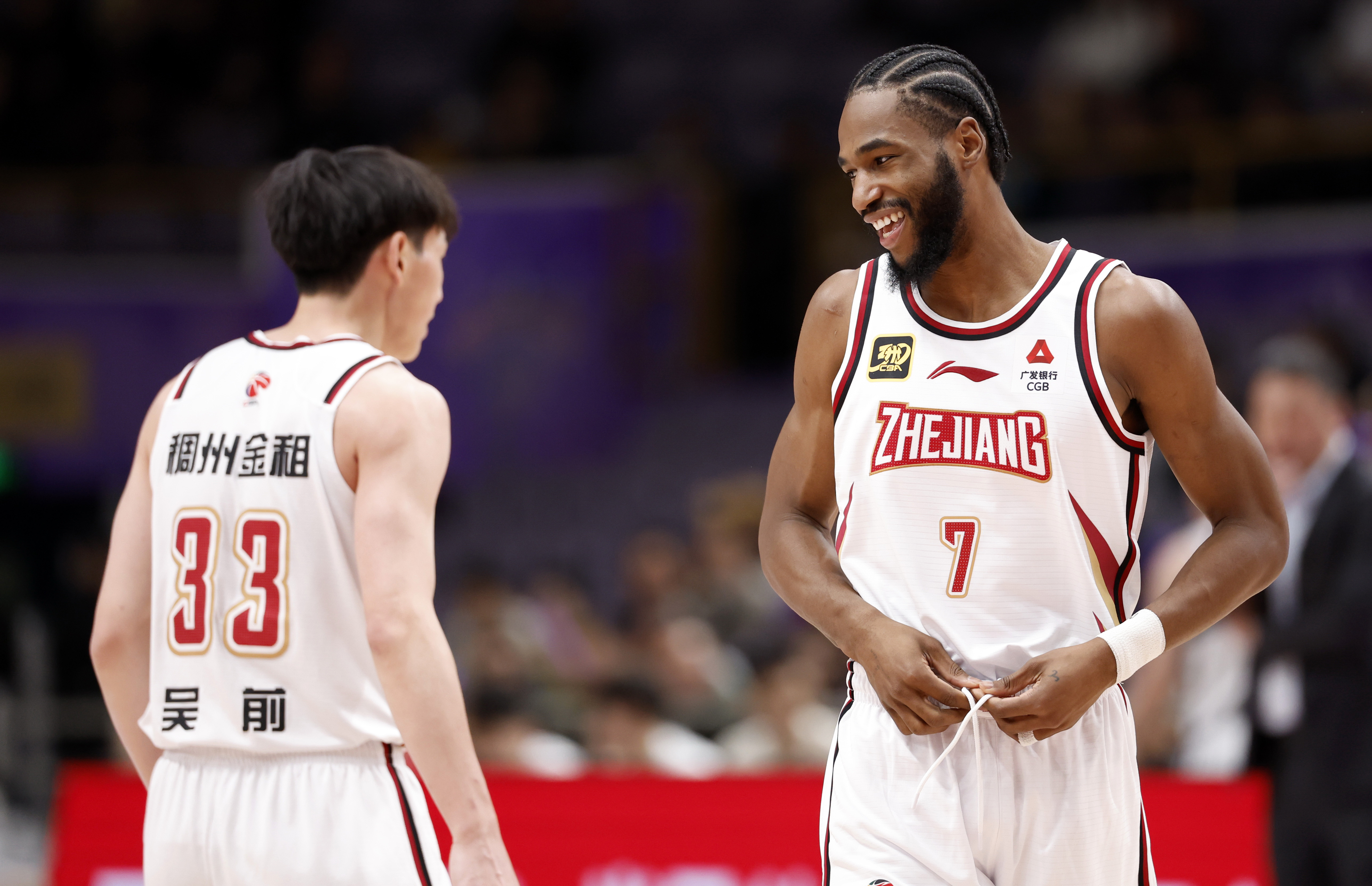 包含转折点！成都蓉城手感冰凉；NBA总决赛集结日攻防权衡；引发热议；训练强度明显提升的词条