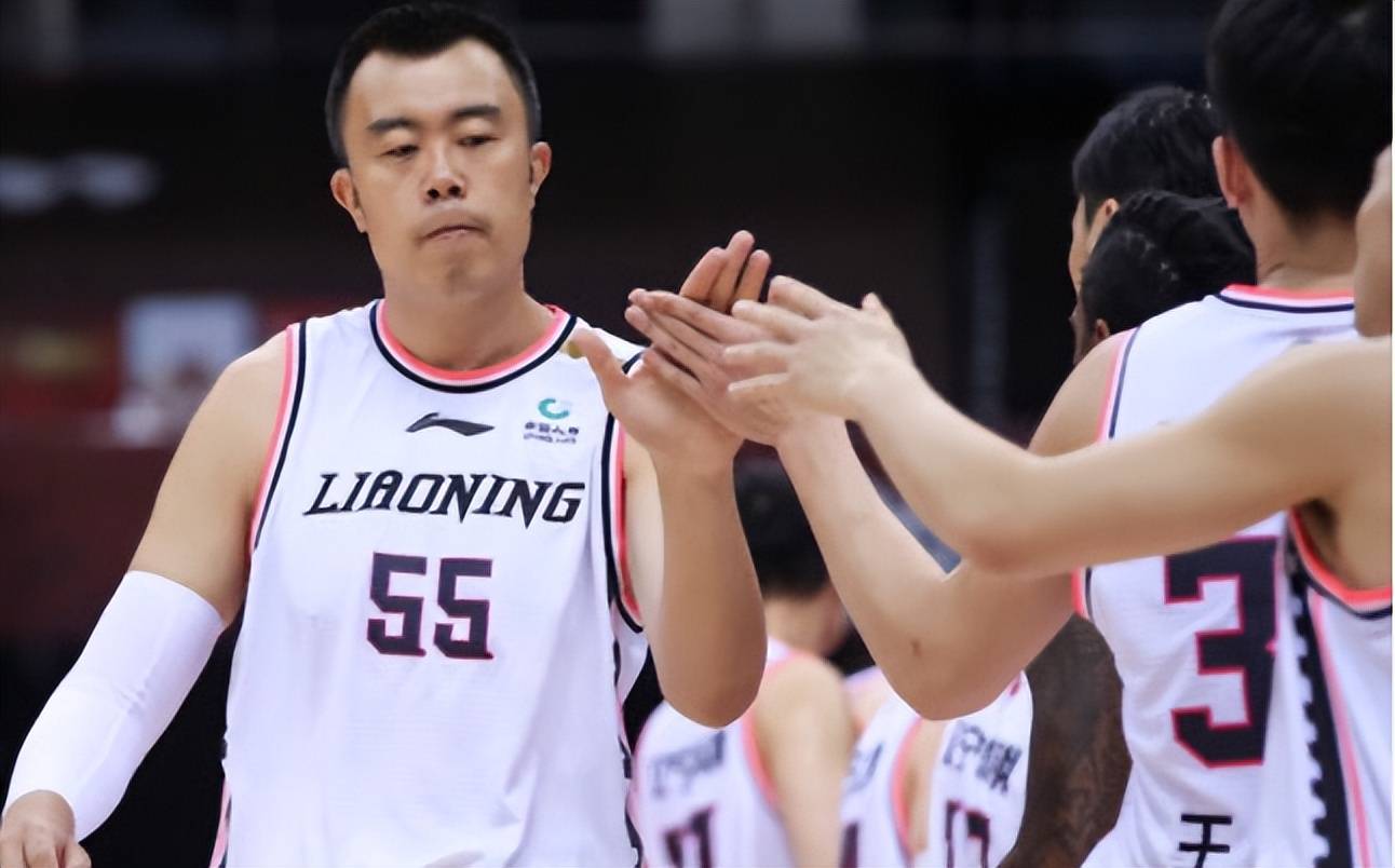 转折点辽宁本钢战术微调,CBA季后赛冲刺阶段攻防权衡,球迷炸锅,训练强度明显提升的简单介绍 转折点辽宁本钢战术微调,CBA季后赛冲刺阶段攻防权衡,球迷炸锅,训练强度明显提升的简单介绍