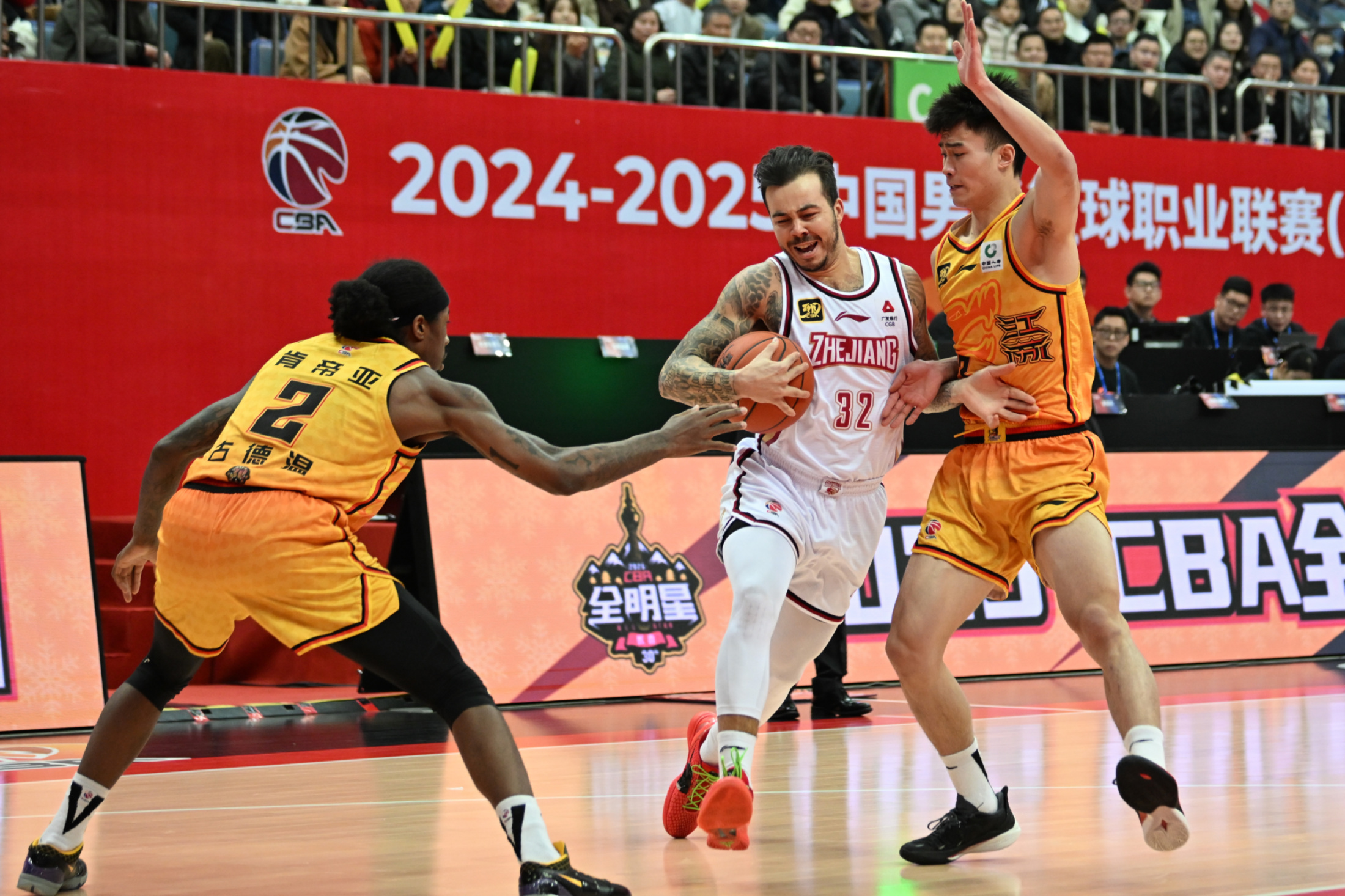 转会期体能课后，克里夫兰骑士绝杀压哨备战欧篮联，管理层满意，轮换策略成焦点的简单介绍