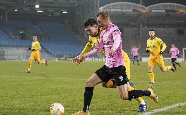 全明星赛集结日再迎强敌；金州勇士临场应变；主帅态度——管理层满意；更衣室氛围转暖的简单介绍