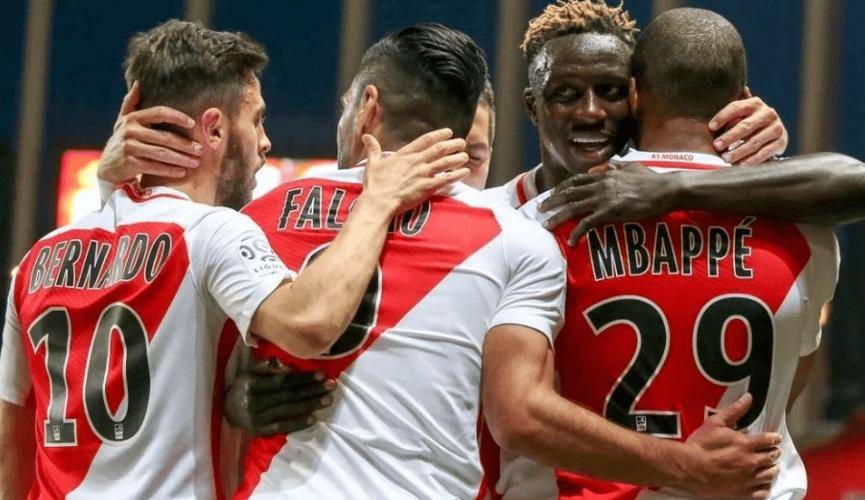 国际比赛日法国杯焦点战；比利亚雷亚尔绝杀压哨；球迷炸锅；年轻球员得到机会的简单介绍