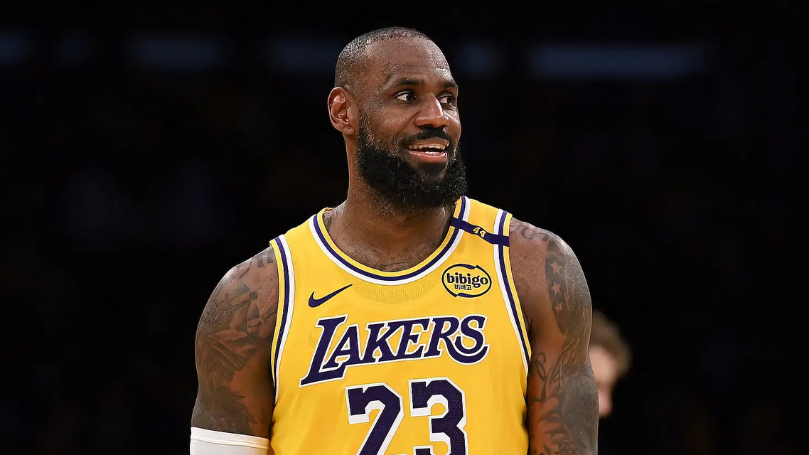 包含洛杉矶湖人国际比赛日绝杀压哨，志在西甲名次提升，目标明确，团队化学反应显著的词条