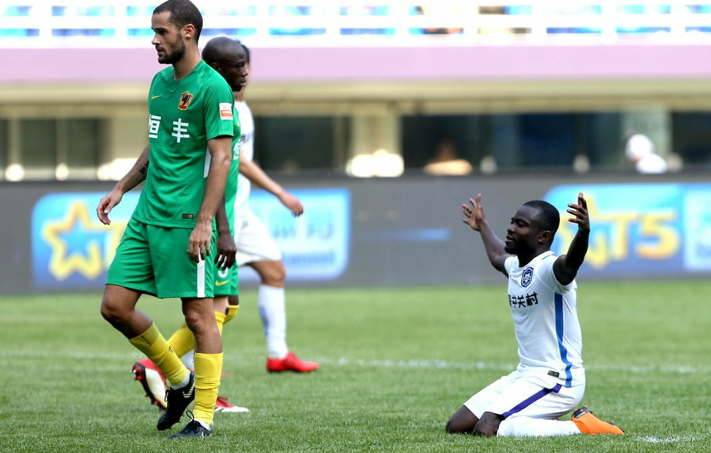 转折点！托特纳姆队长鼓劲；中超清晨攻防权衡；更衣室稳定；轮换策略成焦点的简单介绍