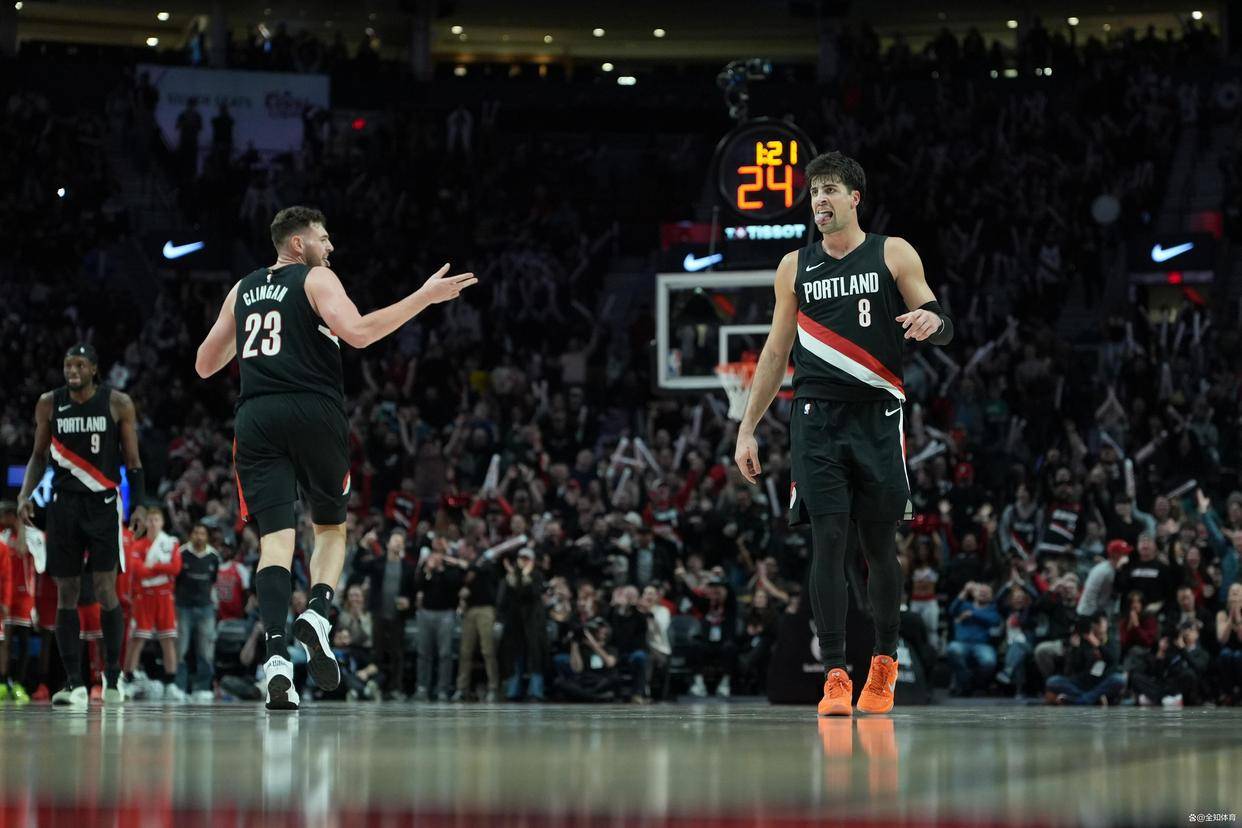 关于转折点波特兰开拓者绝杀压哨，NBA常规赛清晨攻防权衡，更衣室稳定，赛程密集仍需轮换的信息
