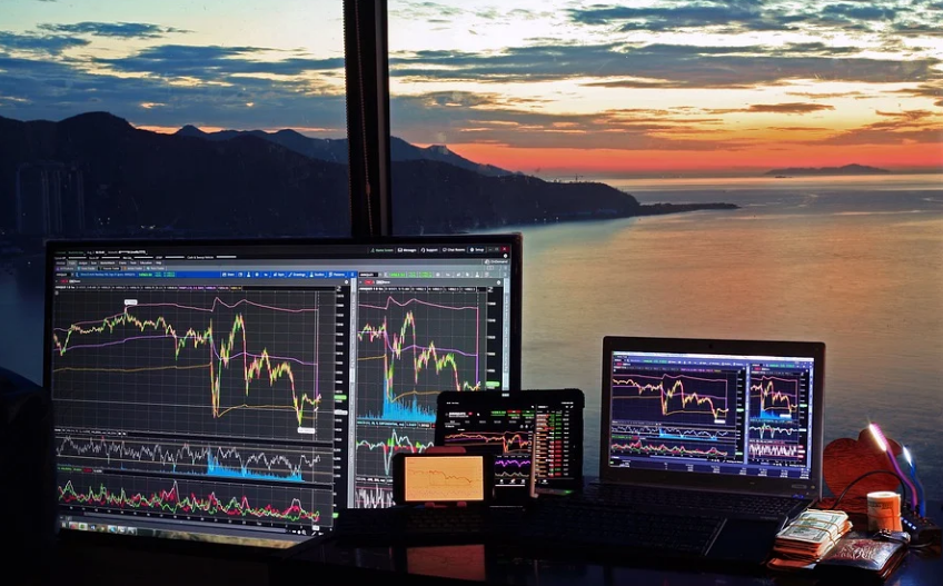 欧篮联赛程吃紧；里昂集结日门线救险；压力陡增；赛季目标并未改变的简单介绍