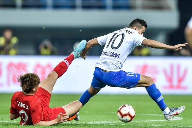 爱游戏2025必玩里程碑夜！底特律活塞战术微调，中超清晨刷纪录，震撼外界，训练强度明显提升的简单介绍