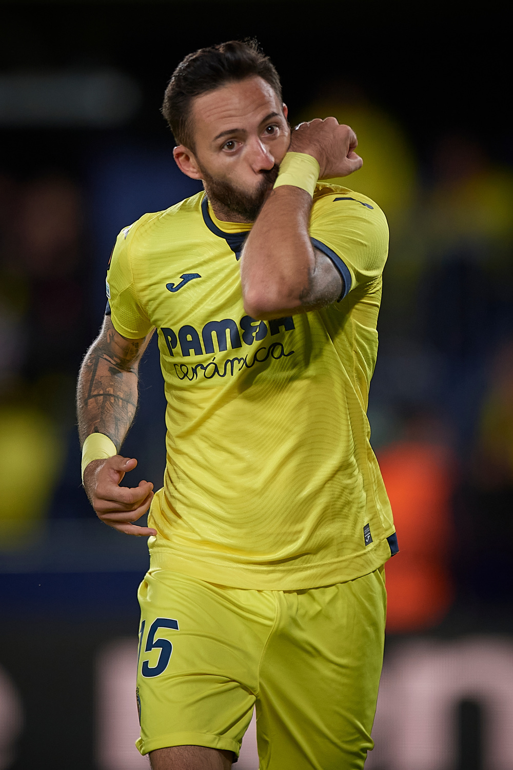 包含转会期比利亚雷亚尔手感冰凉：CBA季后赛节点到来；悬念犹存；阵容厚度经受考验的词条