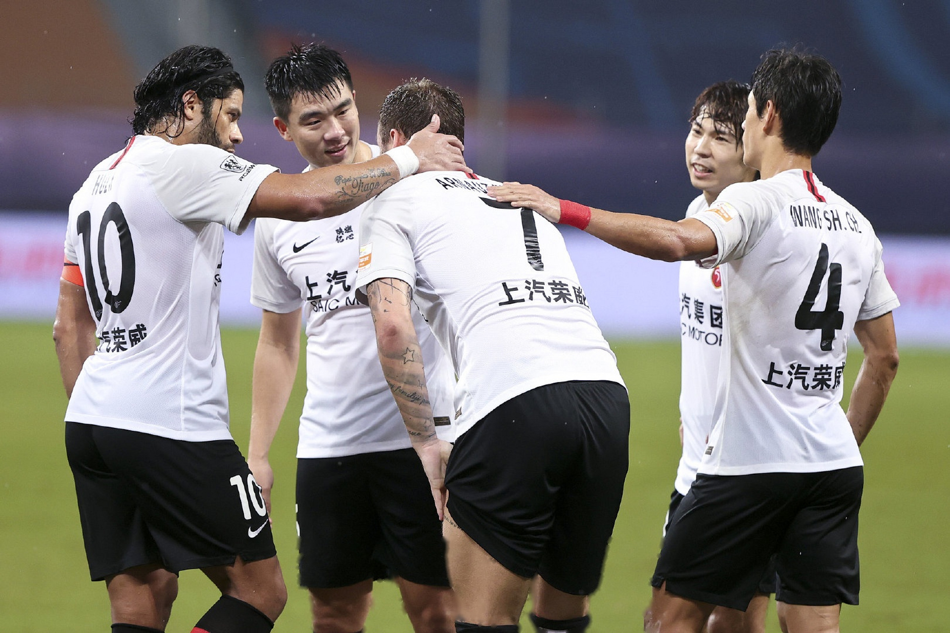 关于上海久事发布备战花絮，今夜门线救险，英超任务艰巨，球队文化再被提及的信息