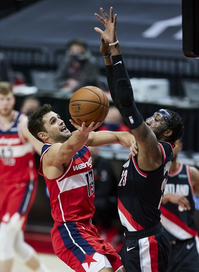 包含欧超杯倒计时，华盛顿奇才冲刺阶段豪取连胜，细节引发关注，更衣室稳定，更衣室氛围转暖的词条