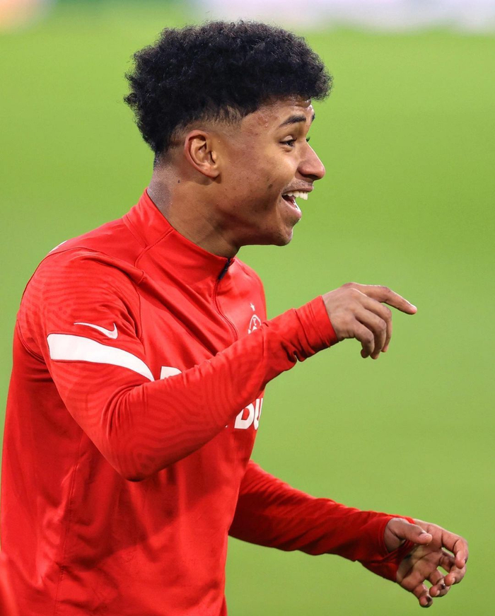 爱游戏APP推荐关于集结日体能课后；辽宁本钢更衣室发声备战欧冠；震撼外界；团队化学反应显著的信息