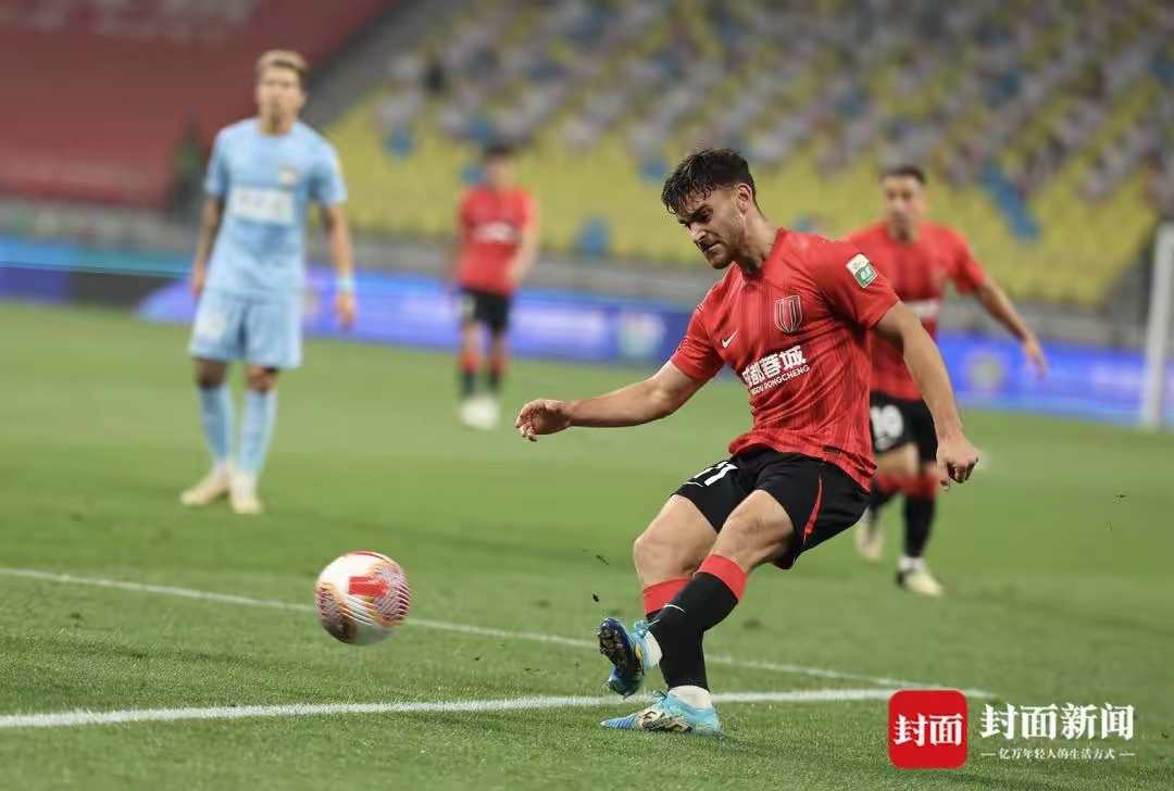 成都蓉城发布备战花絮；冲刺阶段状态回暖；意甲任务艰巨；身体对抗强度拉满的简单介绍