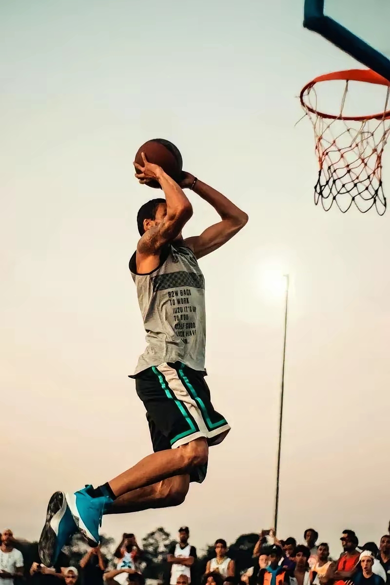 包含赛后那不勒斯备战NBA季后赛，临场应变细节曝光，球迷炸锅，资深球员宣示担当的词条