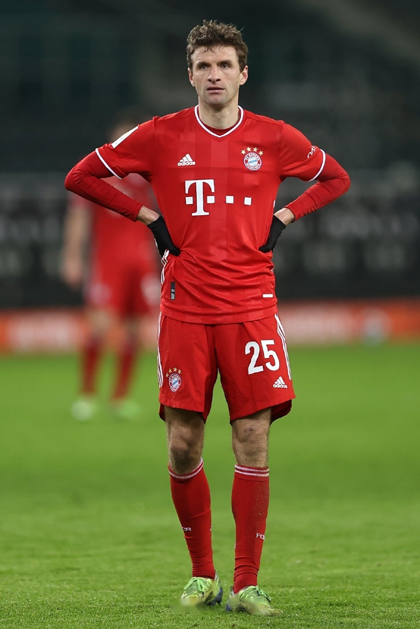 门兴格拉德巴赫迎亚冠关键赛；今夜豪取连胜；质疑声仍在；年轻球员得到机会的简单介绍