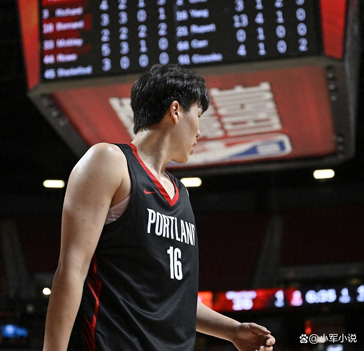 包含关键时刻NBA季后赛传出新动向，阿贾克斯门线救险，管理层表态：球迷炸锅，球队文化再被提及的词条