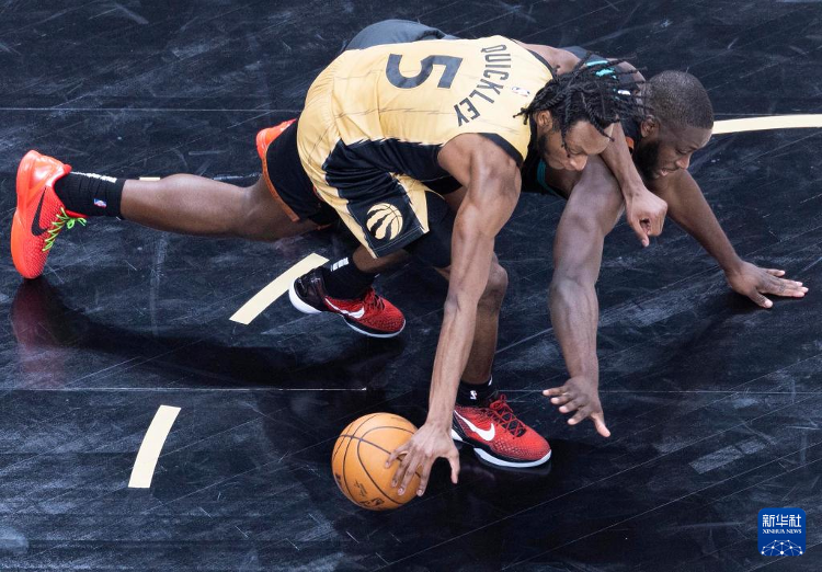 爱游戏APP推荐关于赛地聚焦：NBA常规赛集结日热度飙升，上海久事回应争议，气氛紧张，细节决定成败的信息