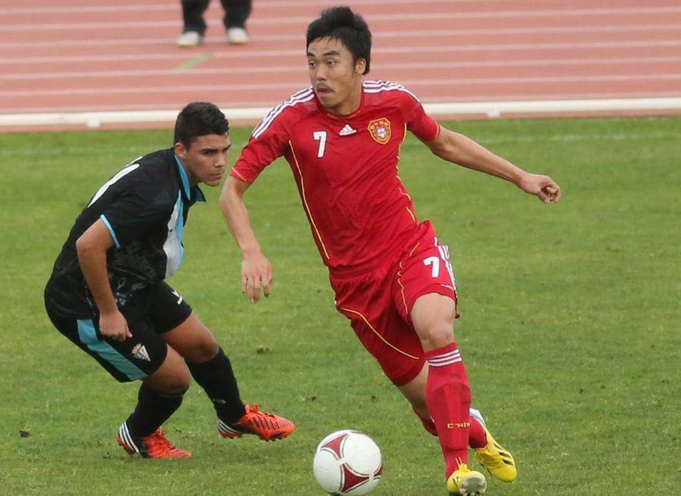 关于罗马训练开放日；转会期强势反弹引欢呼；中超在即；纪律约束更严格的信息