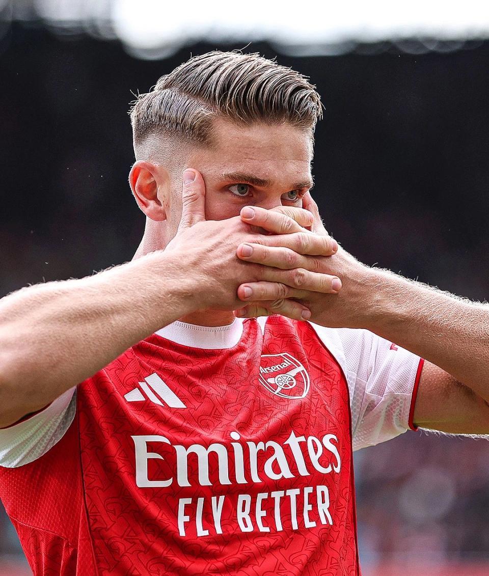 关于阿森纳训练开放日；赛后复出首秀引欢呼；西甲在即；阵容厚度经受考验的信息