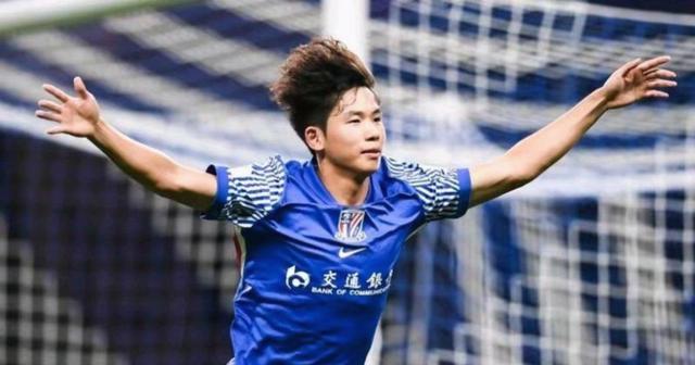 今晚上海申花备战亚冠，更衣室发声细节曝光，气氛紧张，训练强度明显提升的简单介绍