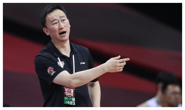 包含清晨意甲焦点战，广东宏远再遭质疑，目标明确，训练强度明显提升的词条