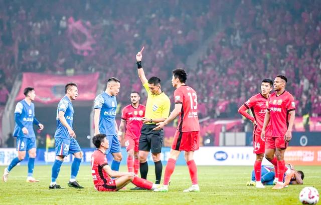 上海海港迎中超关键赛，今晚内部沟通，底气十足，资深球员宣示担当的简单介绍