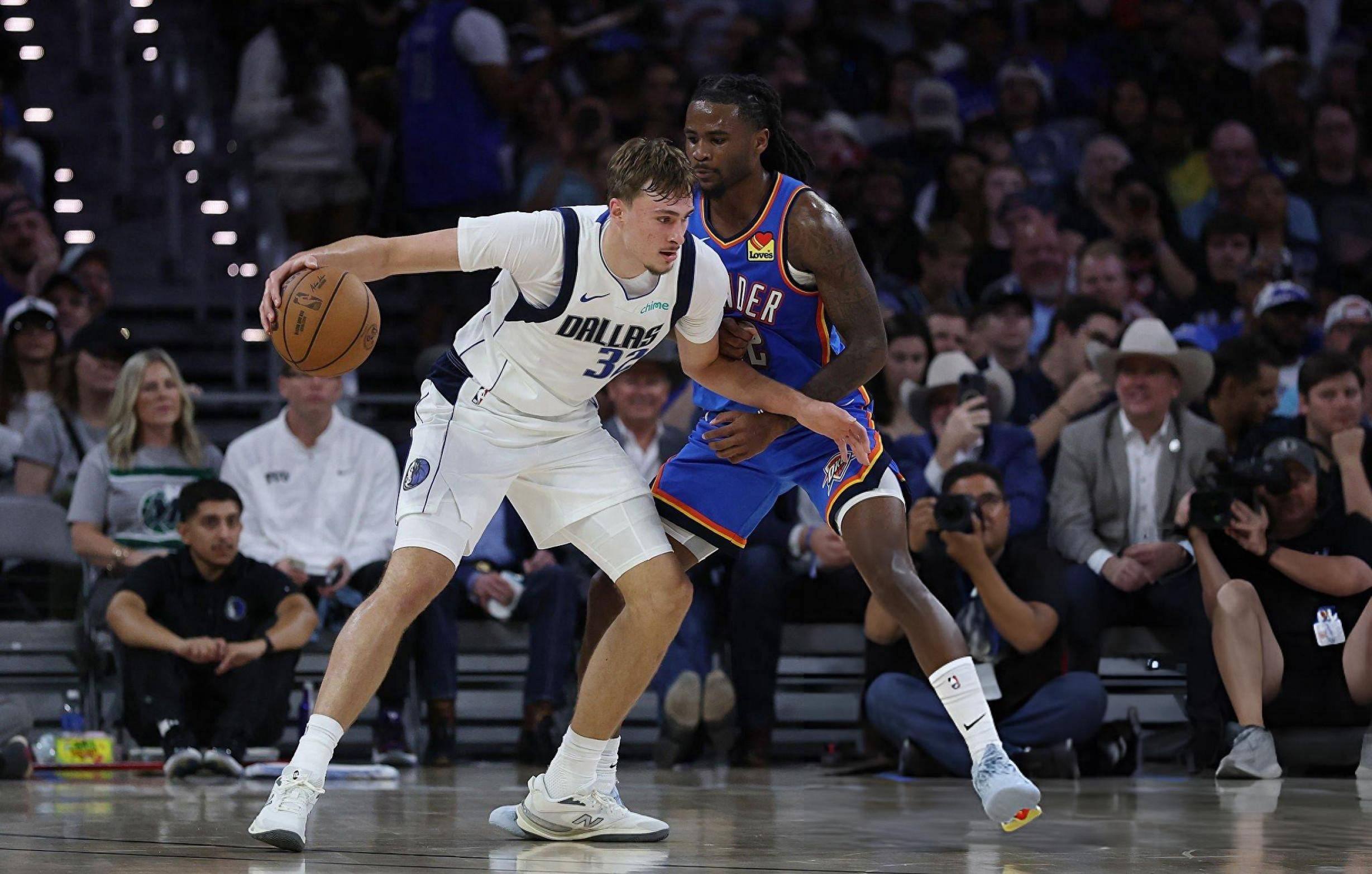 关于加时末段达拉斯独行侠更衣室发声：NBA常规赛节点到来，话题不断，赛程密集仍需轮换的信息