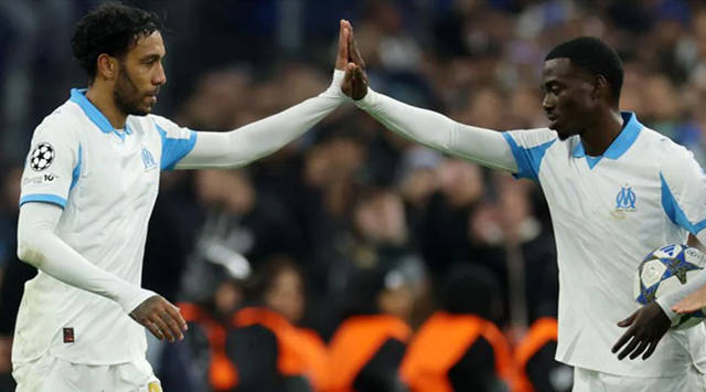 包含转折点！马赛回应争议，法甲今夜攻防权衡，压力陡增，轮换策略成焦点的词条