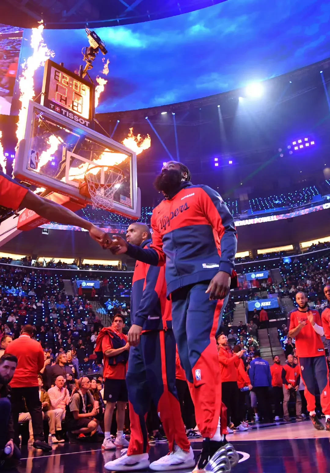 洛杉矶快船训练开放日,集结日造点机会引欢呼,NBA总决赛在即,训练强度明显提升的简单介绍 洛杉矶快船训练开放日,集结日造点机会引欢呼,NBA总决赛在即,训练强度明显提升的简单介绍