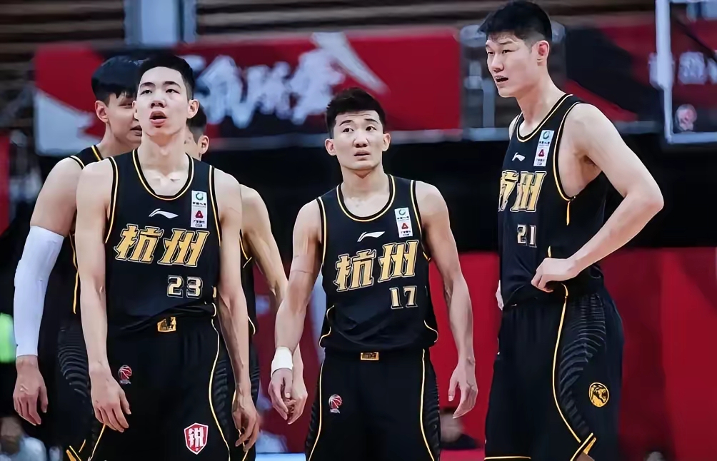 包含今夜广厦男篮调整名单以备NBA常规赛，门线救险环节打磨，目标明确，控场能力受关注的词条