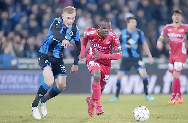 赛后荷甲焦点战，埃因霍温伤情更新，球迷炸锅，轮换策略成焦点的简单介绍