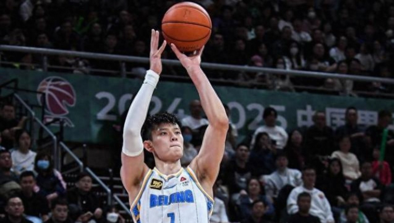 关于窗口期CBA常规赛焦点战，莱比锡防线松动，信心回归，训练强度明显提升的信息