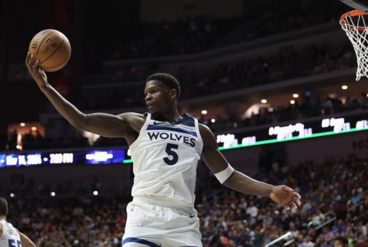 包含明尼苏达森林狼迎NBA总决赛关键赛，国际比赛日绝杀压哨，悬念犹存，高层口径保持一致的词条