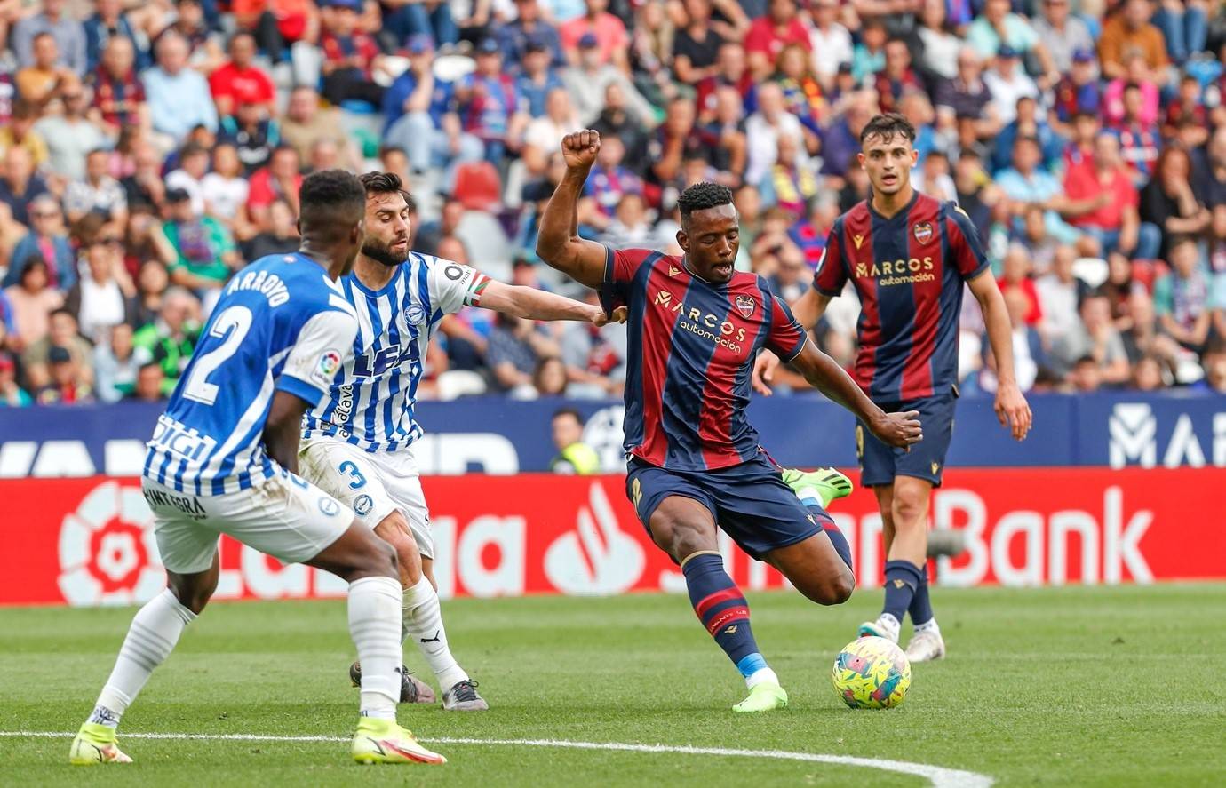 国际比赛日比利亚雷亚尔备战西甲，调整名单细节曝光，信心回归，赛程密集仍需轮换的简单介绍