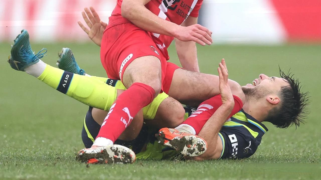 今晚足总杯焦点战；皇家马德里造点机会；引发热议；更衣室氛围转暖的简单介绍